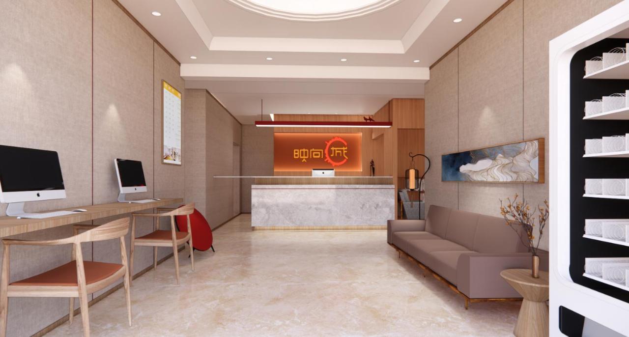 בייג'ינג Happy Dragon Hotel -- Nearby Tiananmen Square & Forbidden City & Wangfujing Street & Line 5,6,8 Subway Nearby & Free Coffee & Free Laundry & Fluent English Speaking & Tourist Attractions Ticket Service & Free Wifi Unlimited For Western Software מראה חיצוני תמונה