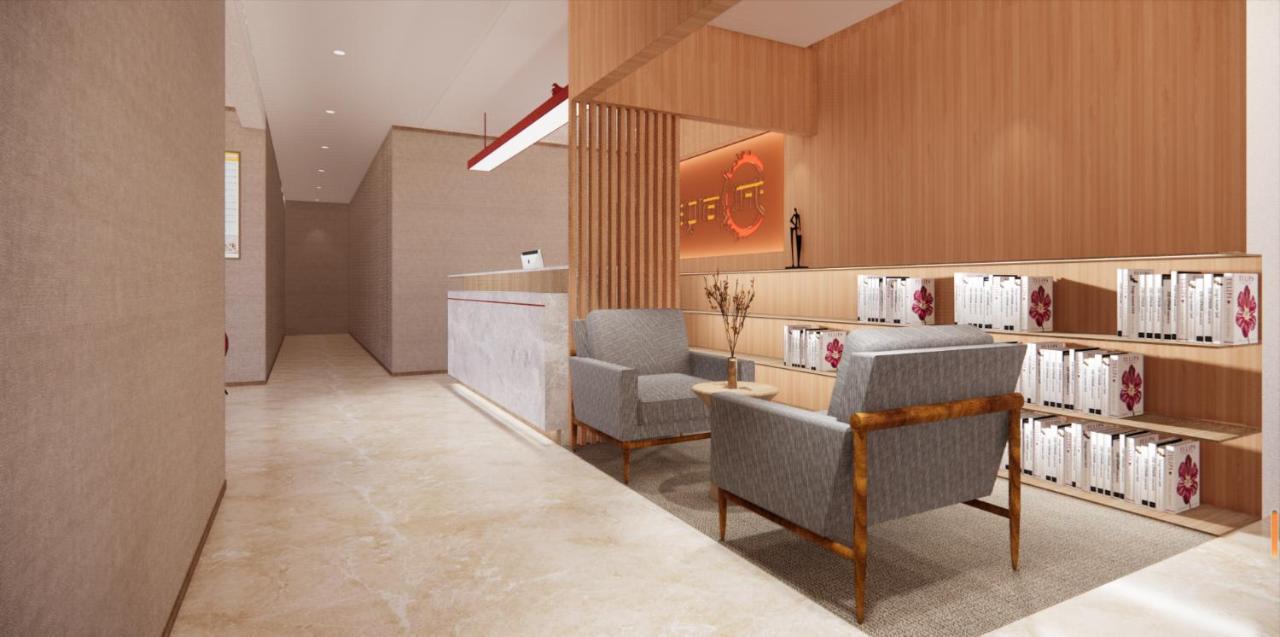 בייג'ינג Happy Dragon Hotel -- Nearby Tiananmen Square & Forbidden City & Wangfujing Street & Line 5,6,8 Subway Nearby & Free Coffee & Free Laundry & Fluent English Speaking & Tourist Attractions Ticket Service & Free Wifi Unlimited For Western Software מראה חיצוני תמונה