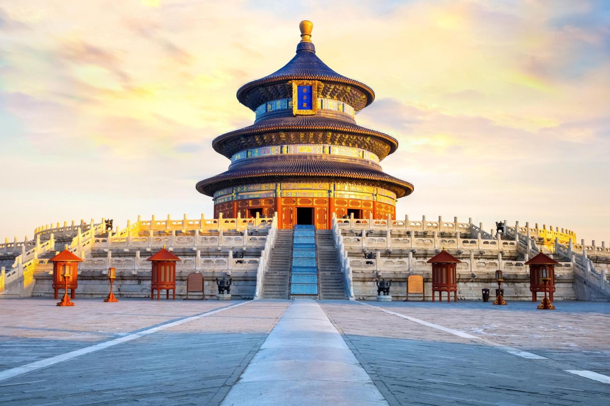 בייג'ינג Happy Dragon Hotel -- Nearby Tiananmen Square & Forbidden City & Wangfujing Street & Line 5,6,8 Subway Nearby & Free Coffee & Free Laundry & Fluent English Speaking & Tourist Attractions Ticket Service & Free Wifi Unlimited For Western Software מראה חיצוני תמונה